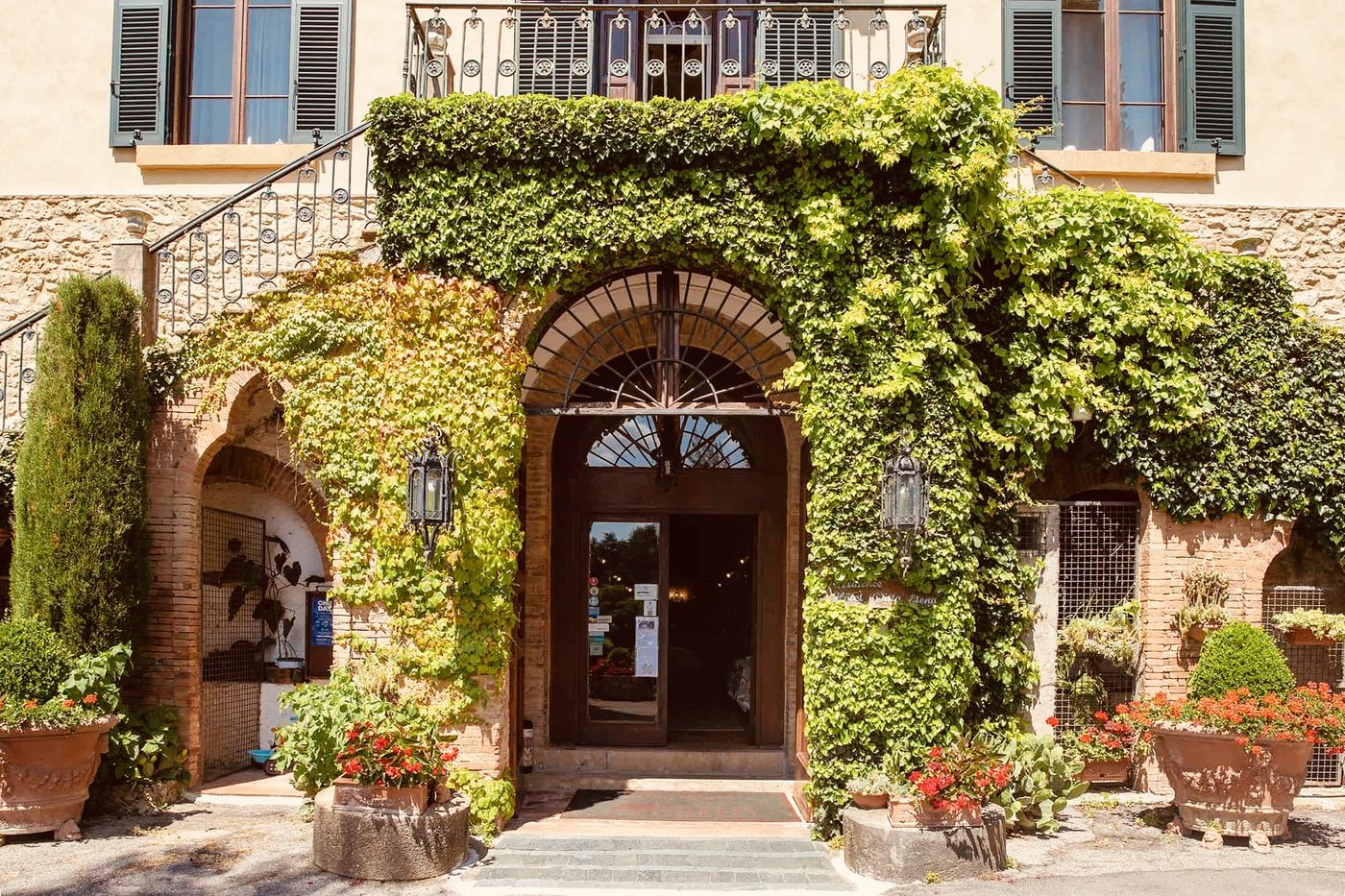 Villa Elena — ivy-clad entrance