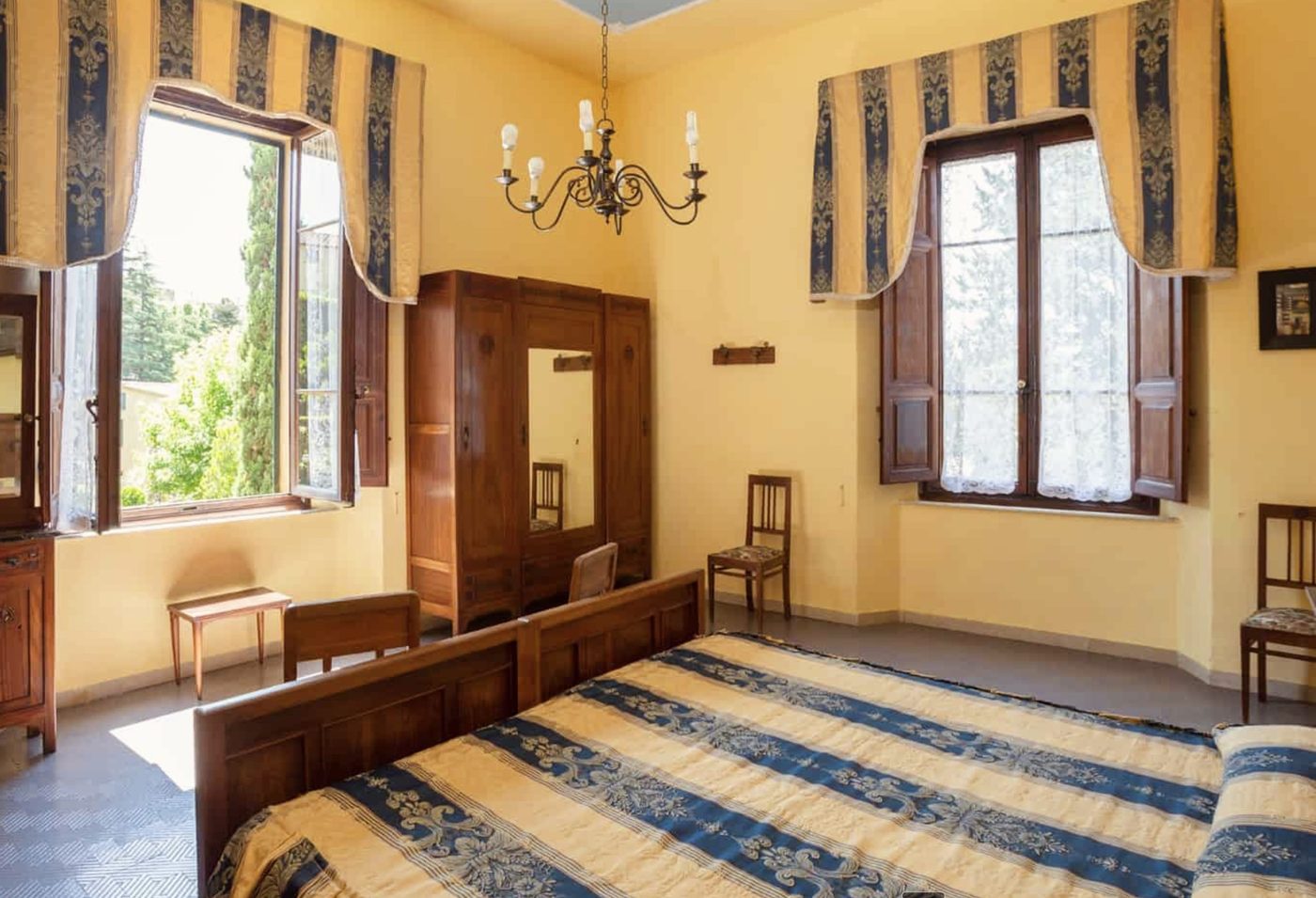 Villa Elena — guest room